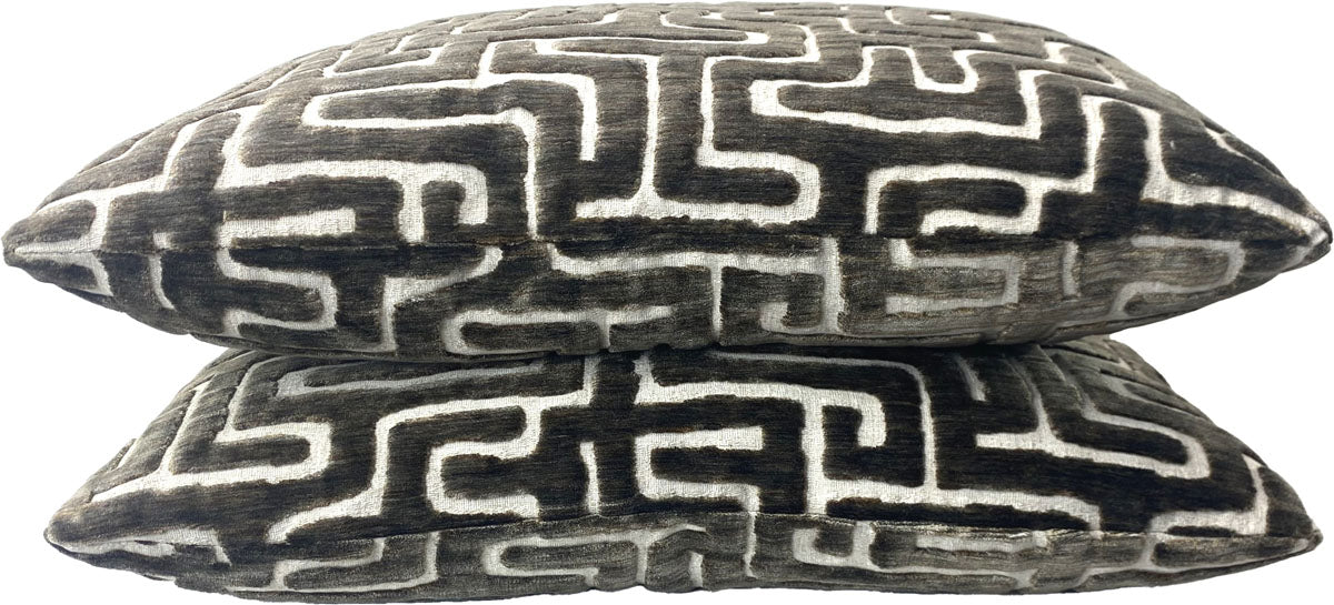 Fabricut Ebb & Flo in Earth Pillows